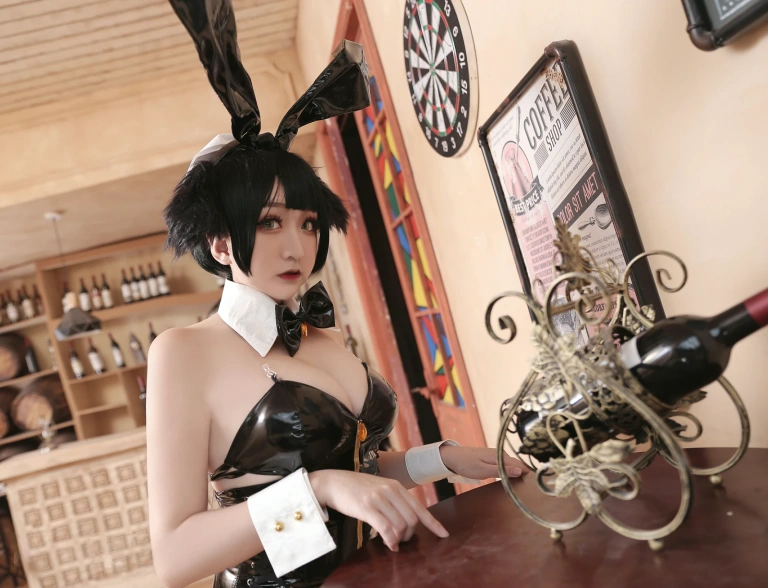 恩田直幸《獒女郎》主题写真：41张全套美图