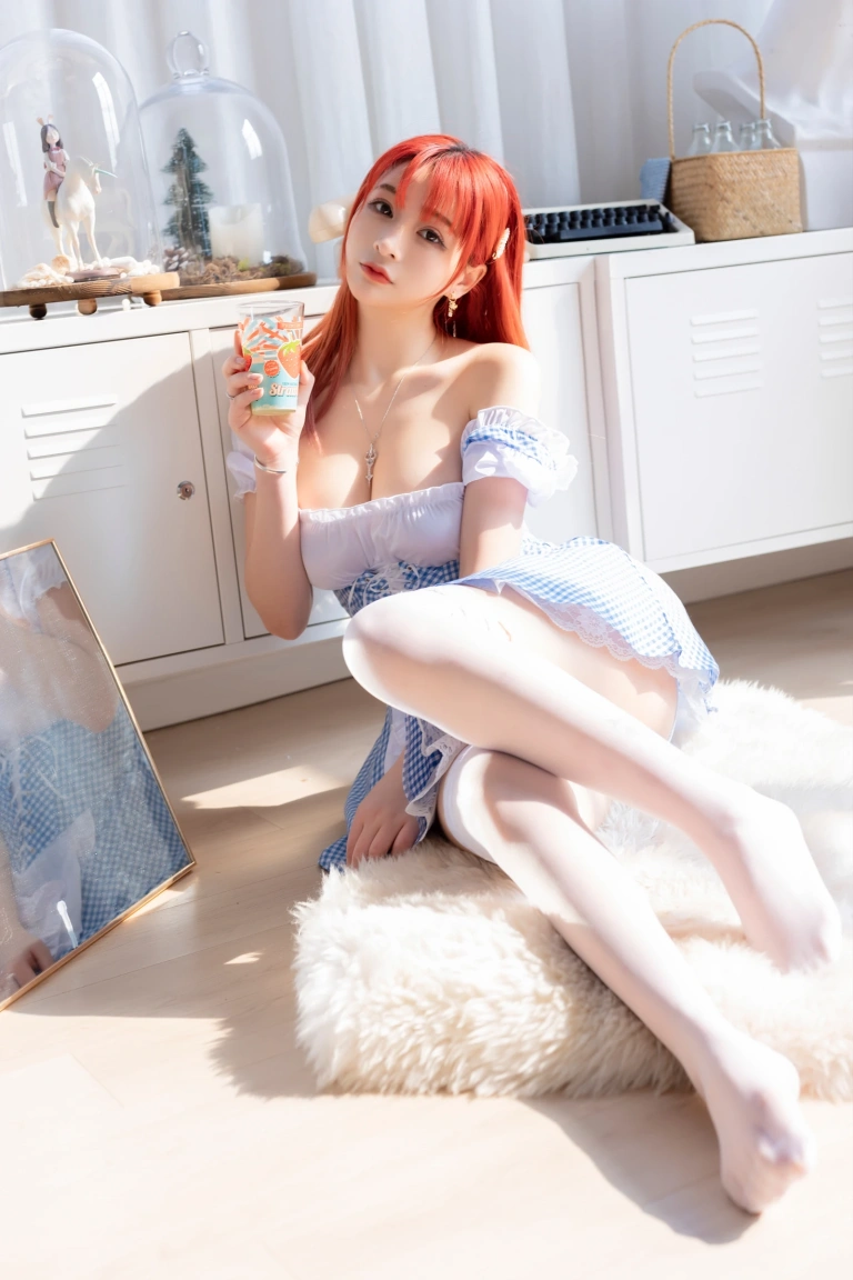 叉子宝宝《蓝白少女》主题写真：41张全套美图
