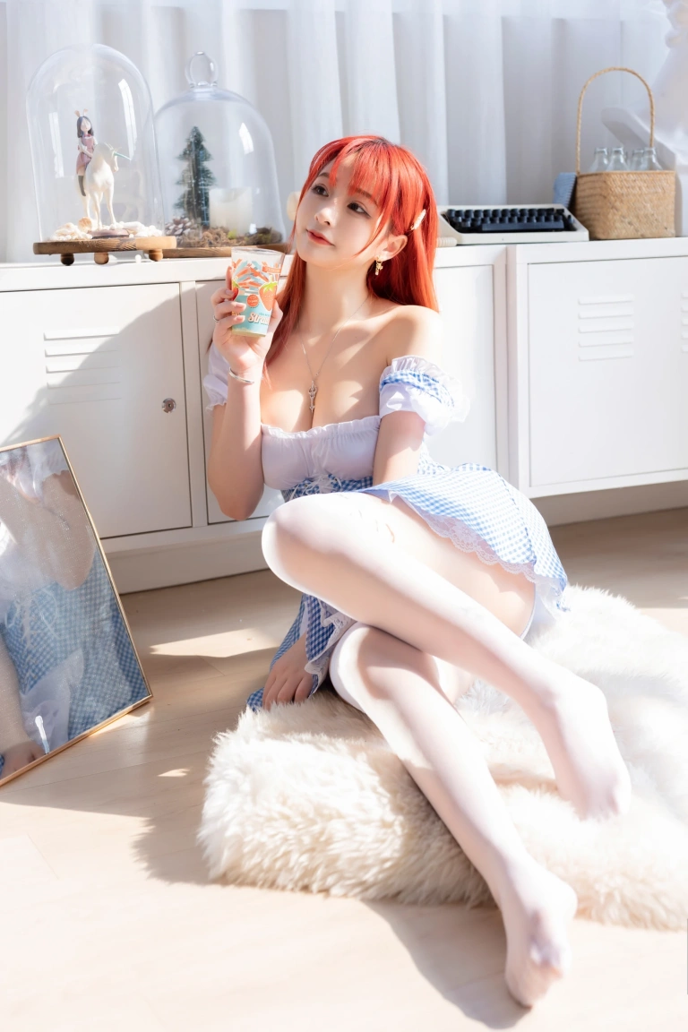 叉子宝宝《蓝白少女》主题写真：41张全套美图