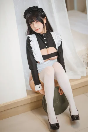 三無人型《高叉女仆》主题写真：42张全套美图