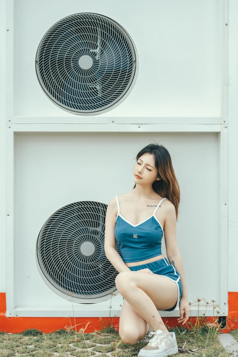 桃良阿宅《晨跑》主题写真：44张全套美图