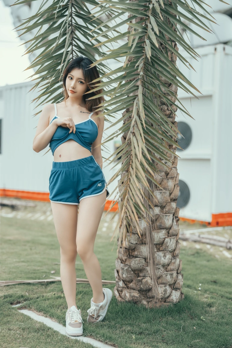 桃良阿宅《晨跑》主题写真：44张全套美图