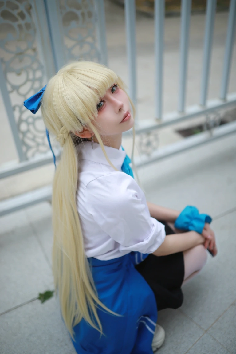 上杉绘黎落《蔚蓝档案 飞鸟马时校服》主题写真：46张全套美图