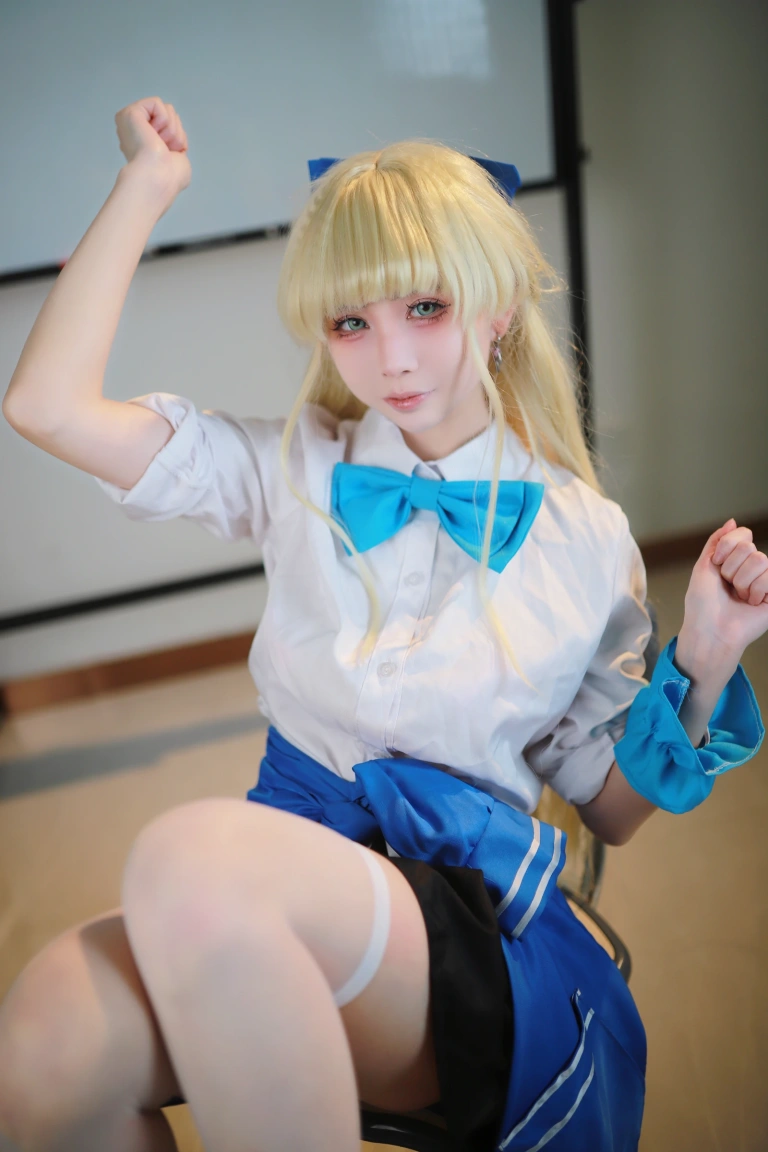 上杉绘黎落《蔚蓝档案 飞鸟马时校服》主题写真：46张全套美图