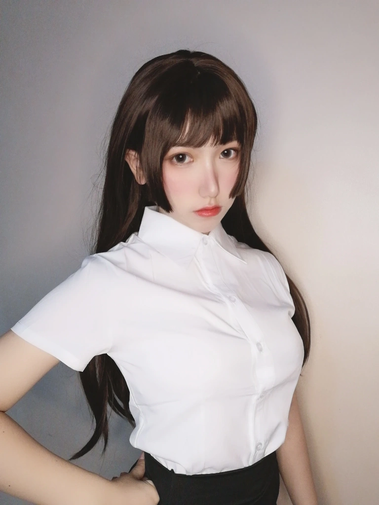 芋圆侑子《醉酒小秘书》主题写真：52张全套美图，含3个视频
