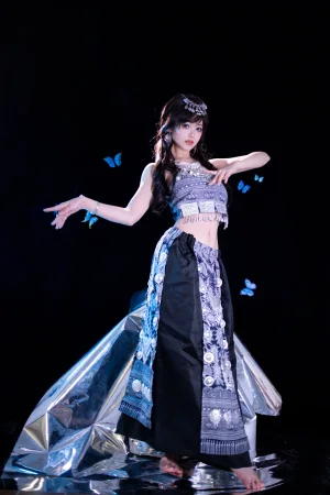 星黛鹿鹿《苗疆蓝蝶》主题写真：52张全套美图