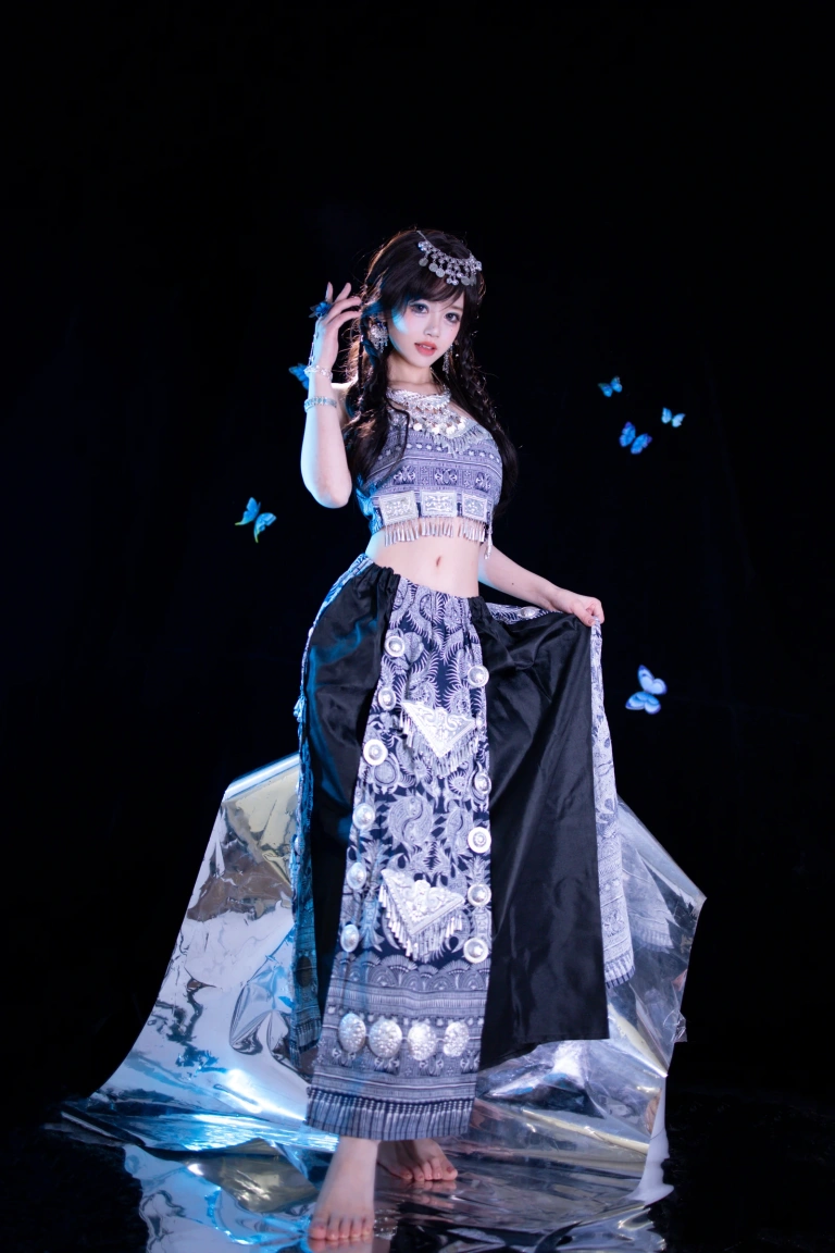 星黛鹿鹿《苗疆蓝蝶》主题写真：52张全套美图