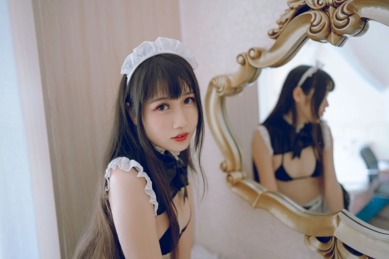 不呆猫《女仆》主题写真：71张全套美图