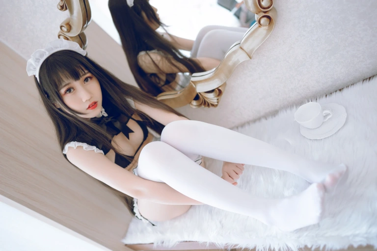 不呆猫《女仆》主题写真：71张全套美图