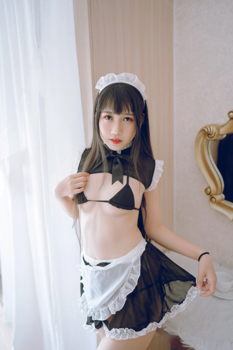 不呆猫《女仆》主题写真：71张全套美图