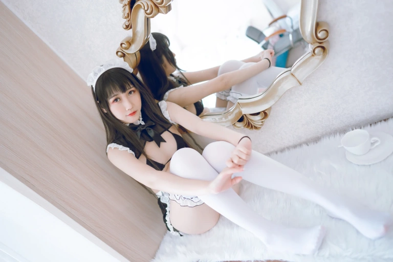 不呆猫《女仆》主题写真：71张全套美图