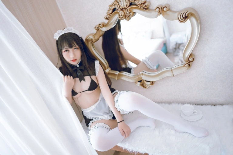 不呆猫《女仆》主题写真：71张全套美图