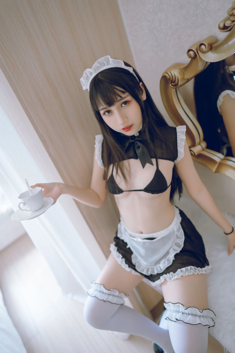 不呆猫《女仆》主题写真：71张全套美图