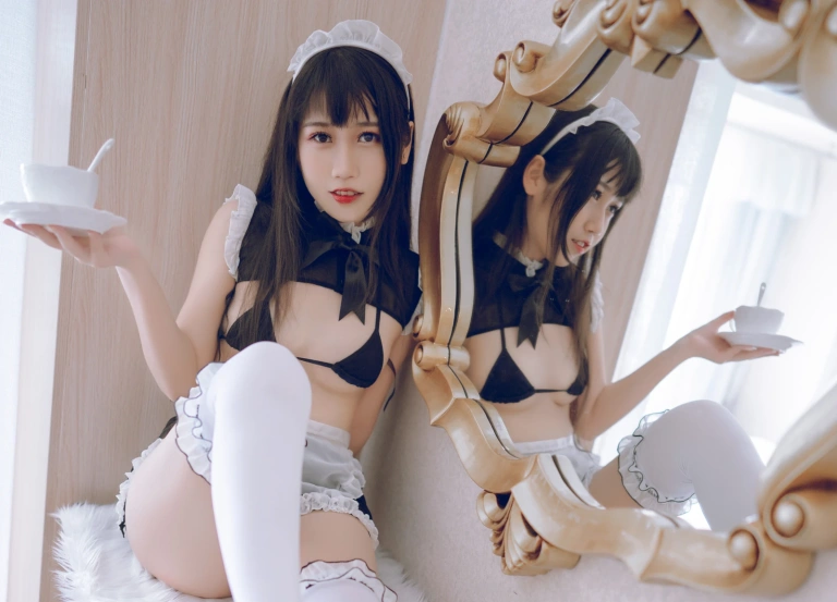 不呆猫《女仆》主题写真：71张全套美图