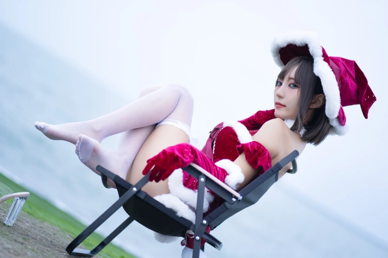 三水子《圣诞小裙子》主题写真：72张全套美图