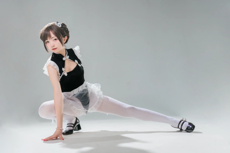 花铃《高叉小熊猫女仆》主题写真：85张全套美图