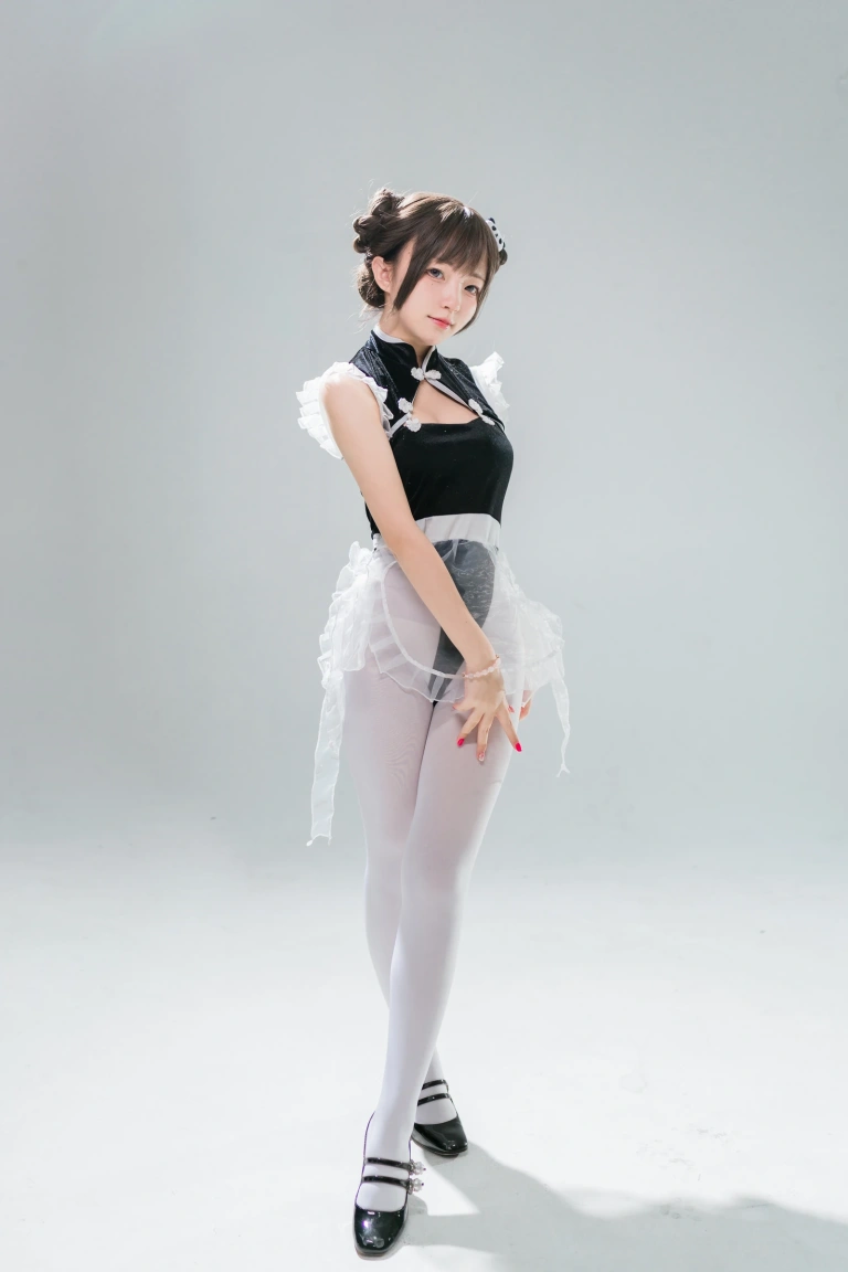 花铃《高叉小熊猫女仆》主题写真：85张全套美图