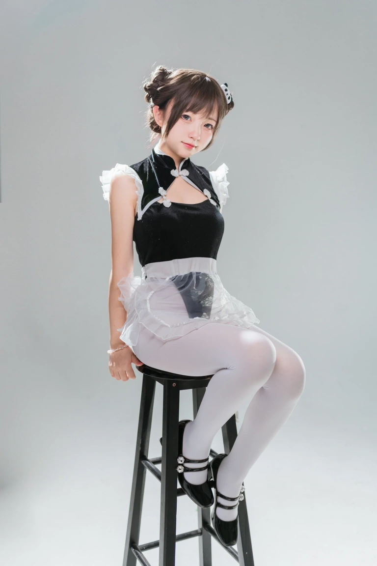 花铃《高叉小熊猫女仆》主题写真：85张全套美图