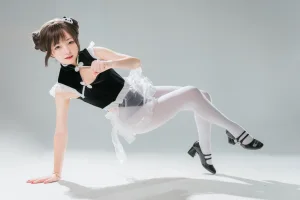 花铃《高叉小熊猫女仆》主题写真：85张全套美图