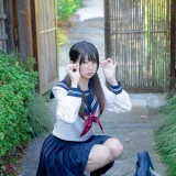 雫しずく《真面目な委員長》主题写真：89张全套美图