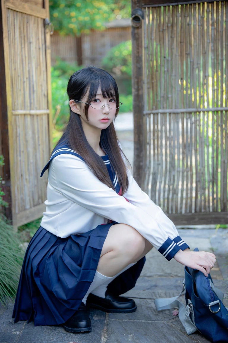 雫しずく《真面目な委員長》主题写真：89张全套美图