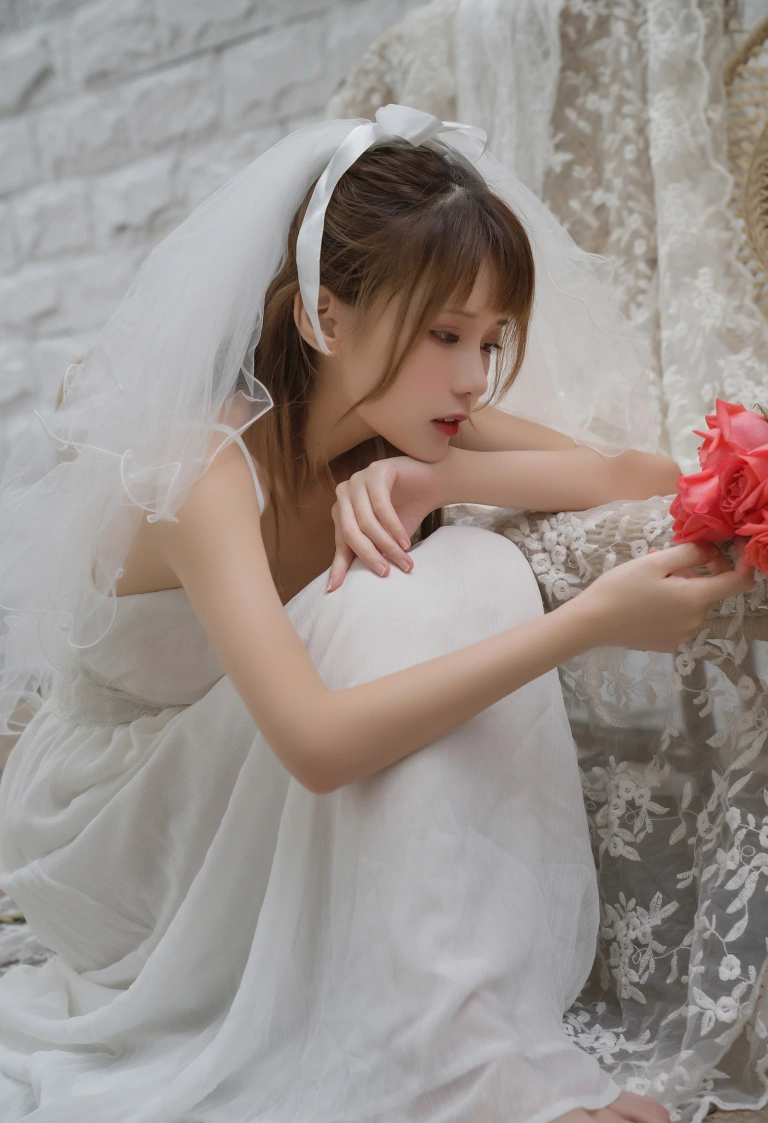凛子酱《婚纱》主题写真：9张全套美图