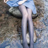 木棉棉《水色溪边JK制服》主题写真：51张全套美图