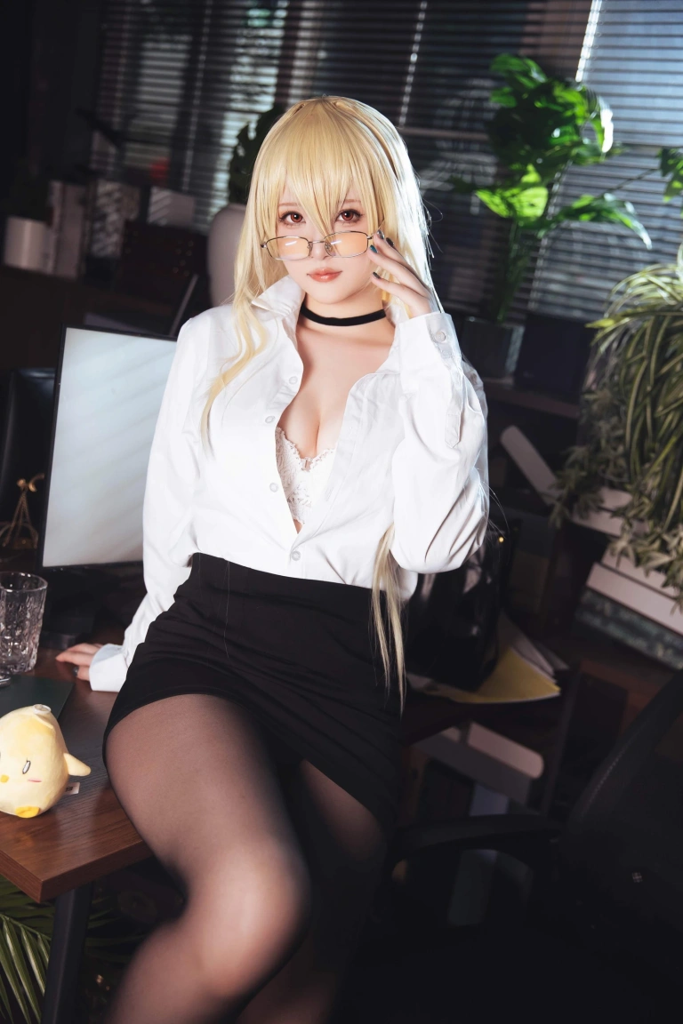 屿鱼《[Patreon] 2023年07月套图会员合集》主题写真：99张全套美图