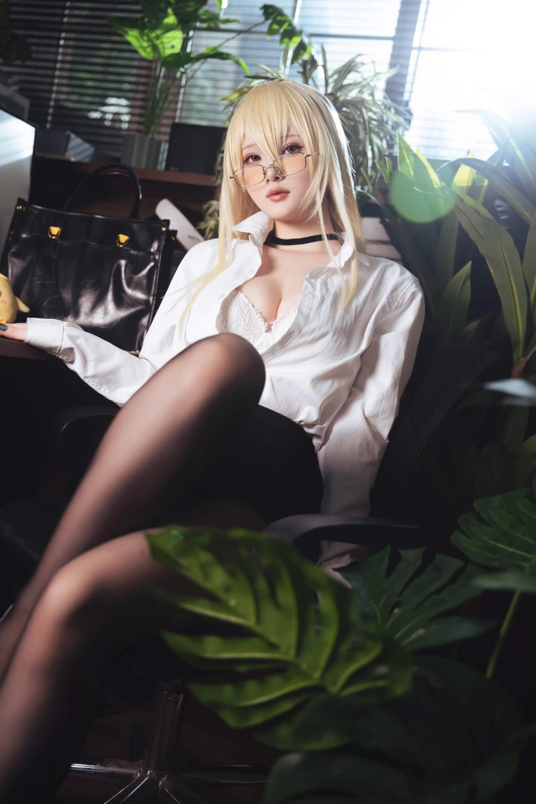 屿鱼《[Patreon] 2023年07月套图会员合集》主题写真：99张全套美图