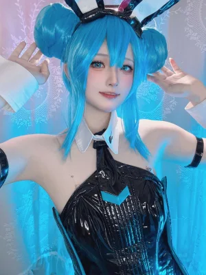 屿鱼《[Patreon] 2023年07月套图会员合集》主题写真：99张全套美图