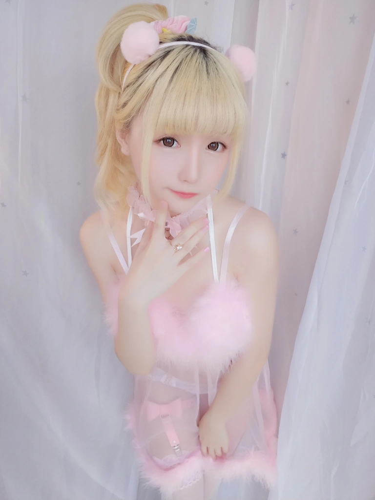 星之迟迟《VOL.9 草莓睡衣包》主题写真：62张全套美图