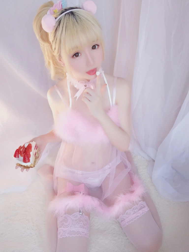 星之迟迟《VOL.9 草莓睡衣包》主题写真：62张全套美图