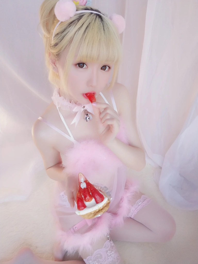 星之迟迟《VOL.9 草莓睡衣包》主题写真：62张全套美图