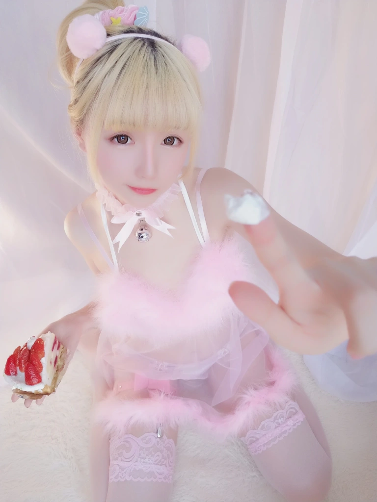 星之迟迟《VOL.9 草莓睡衣包》主题写真：62张全套美图