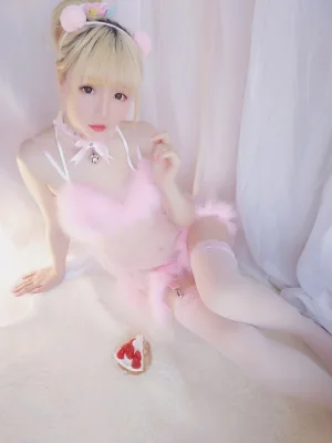 星之迟迟《VOL.9 草莓睡衣包》主题写真：62张全套美图