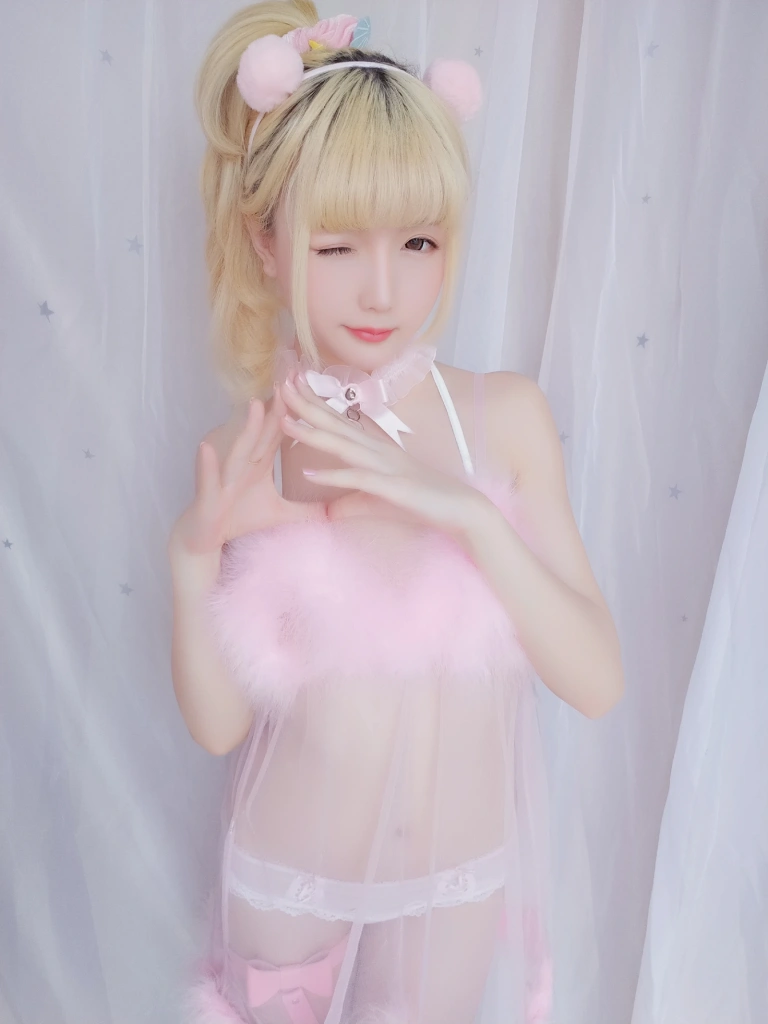 星之迟迟《VOL.9 草莓睡衣包》主题写真：62张全套美图