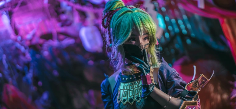 九九八《久岐忍》主题写真：12张全套美图