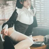 河豚抚子《修女》主题写真：15张全套美图