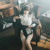河豚抚子《修女》主题写真：15张全套美图