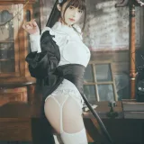 河豚抚子《修女》主题写真：15张全套美图