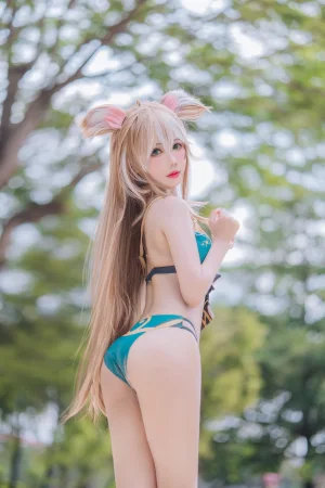 仙女月《泽月希娜小姐泳装》主题写真：15张全套美图