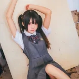 桜桃喵《画室少女》主题写真：17张全套美图