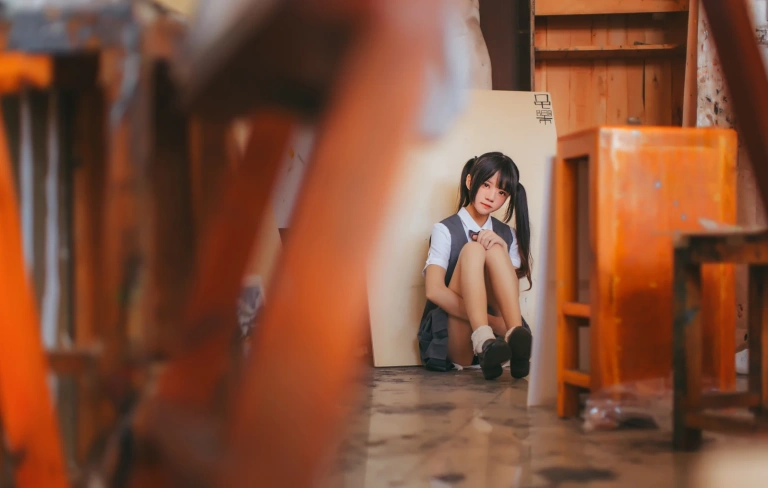 桜桃喵《画室少女》主题写真：17张全套美图