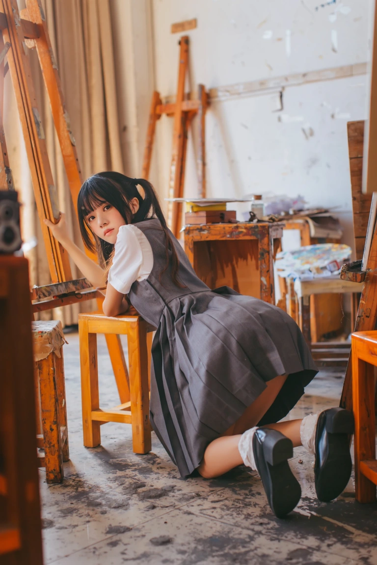 桜桃喵《画室少女》主题写真：17张全套美图