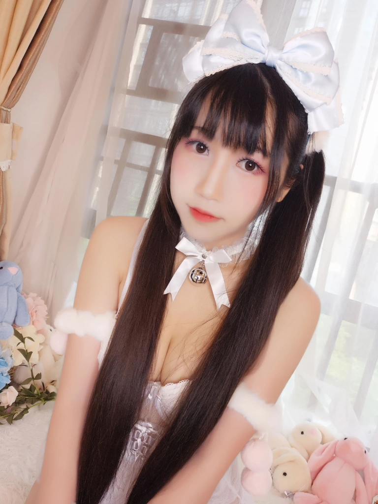 不呆猫《自拍》主题写真：18张全套美图