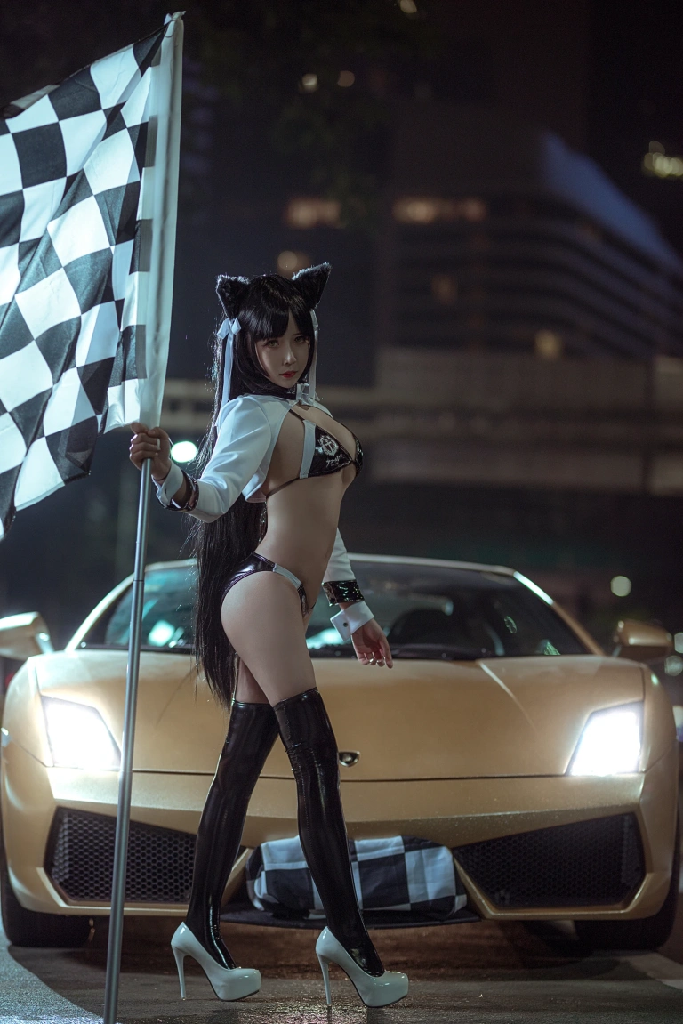 抱走莫子《车女郎》主题写真：22张全套美图