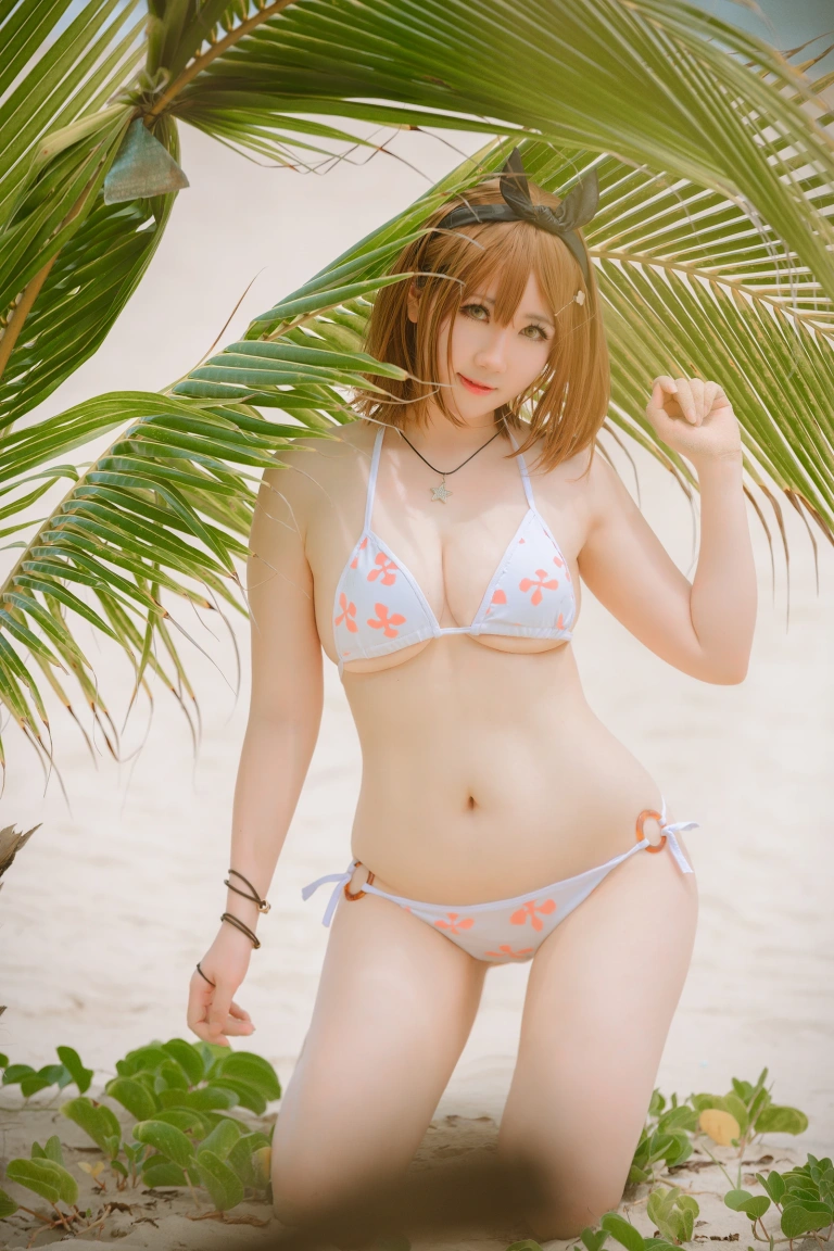 是本末末《莱莎泳装》主题写真：23张全套美图
