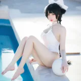 焖焖碳《高雄泳装》主题写真：24张全套美图