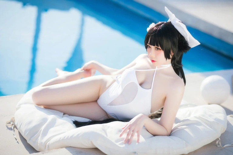 焖焖碳《高雄泳装》主题写真：24张全套美图