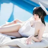 焖焖碳《高雄泳装》主题写真：24张全套美图